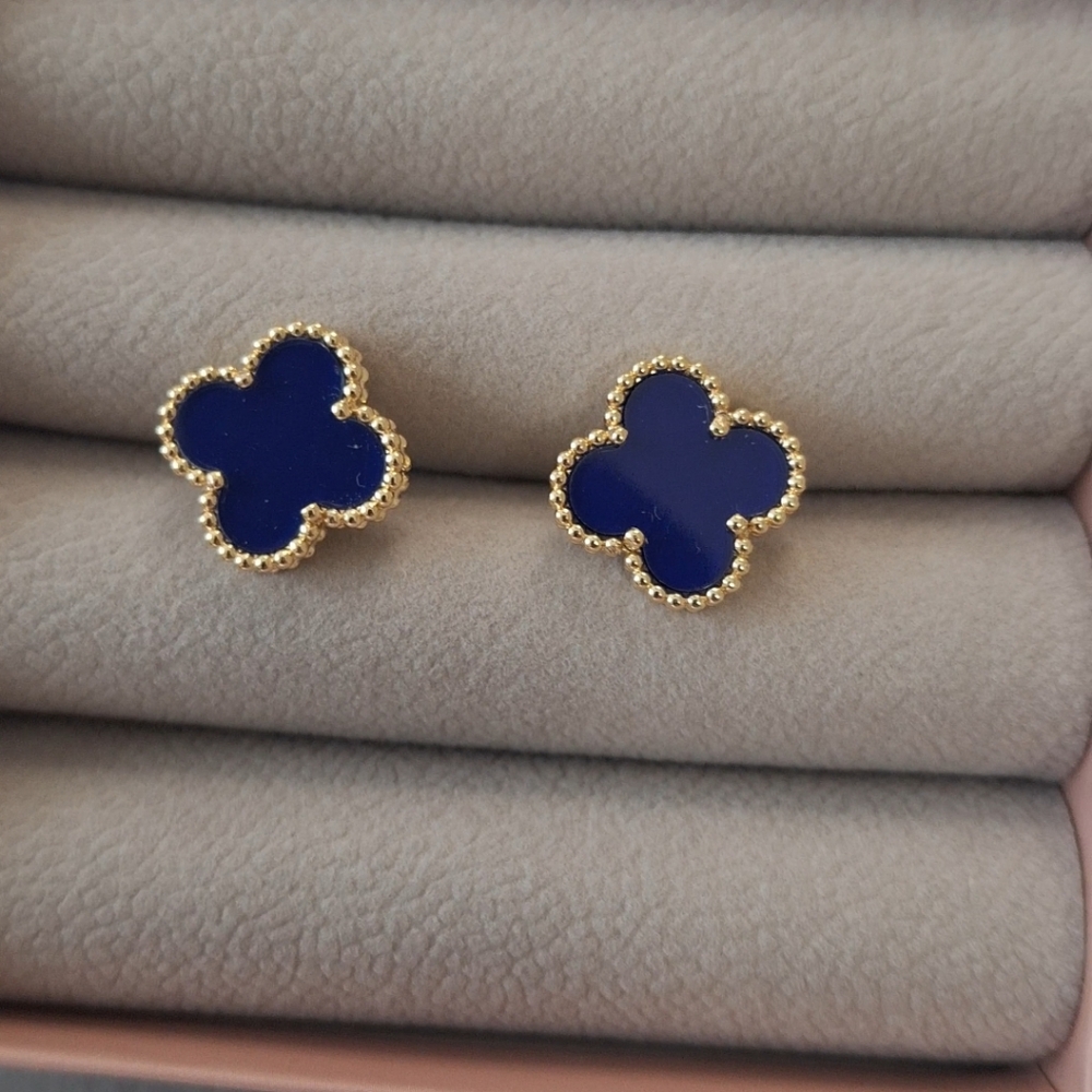 Agate blue clover stud earrings